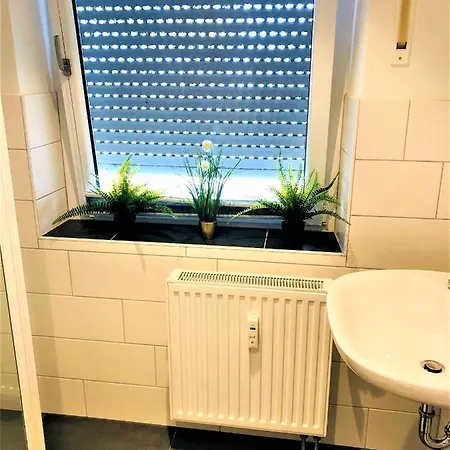 Central-modern With Balcony Near Mtu, The By Lakescape Fewos Friedrichshafen