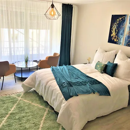 Central-modern With Balcony Near Mtu, The By Lakescape Fewos Apartmán Friedrichshafen