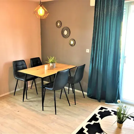 Central-modern With Balcony Near Mtu, The By Lakescape Fewos Apartmán