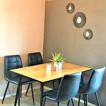 Central-modern With Balcony Near Mtu, The By Lakescape Fewos Daire Friedrichshafen